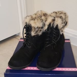 Black fur boots (only worn 1x)